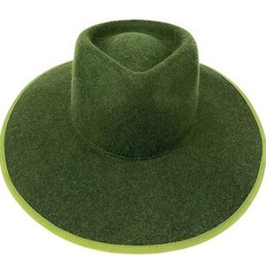 Wide brim hat retro